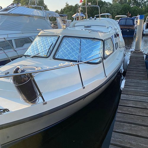 Im Einsatz! Unsere Isolationmatten sehen nicht nur gut aus, sie schützen auch vor Hitze. Gerade bei Booten eine... Im Einsatz! Unsere Isolationmatten sehen nicht nur gut aus, sie schützen auch vor Hitze. Gerade bei Booten eine...